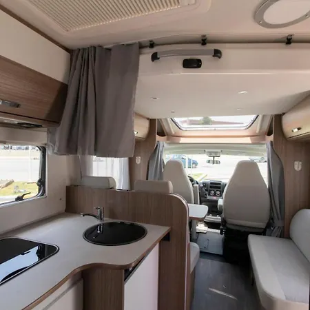 Camperlifecrete * Hanya